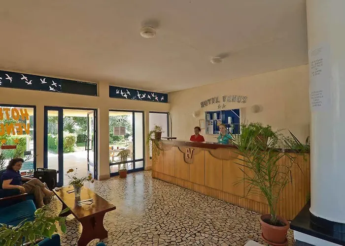 Venus Hotel 2*
